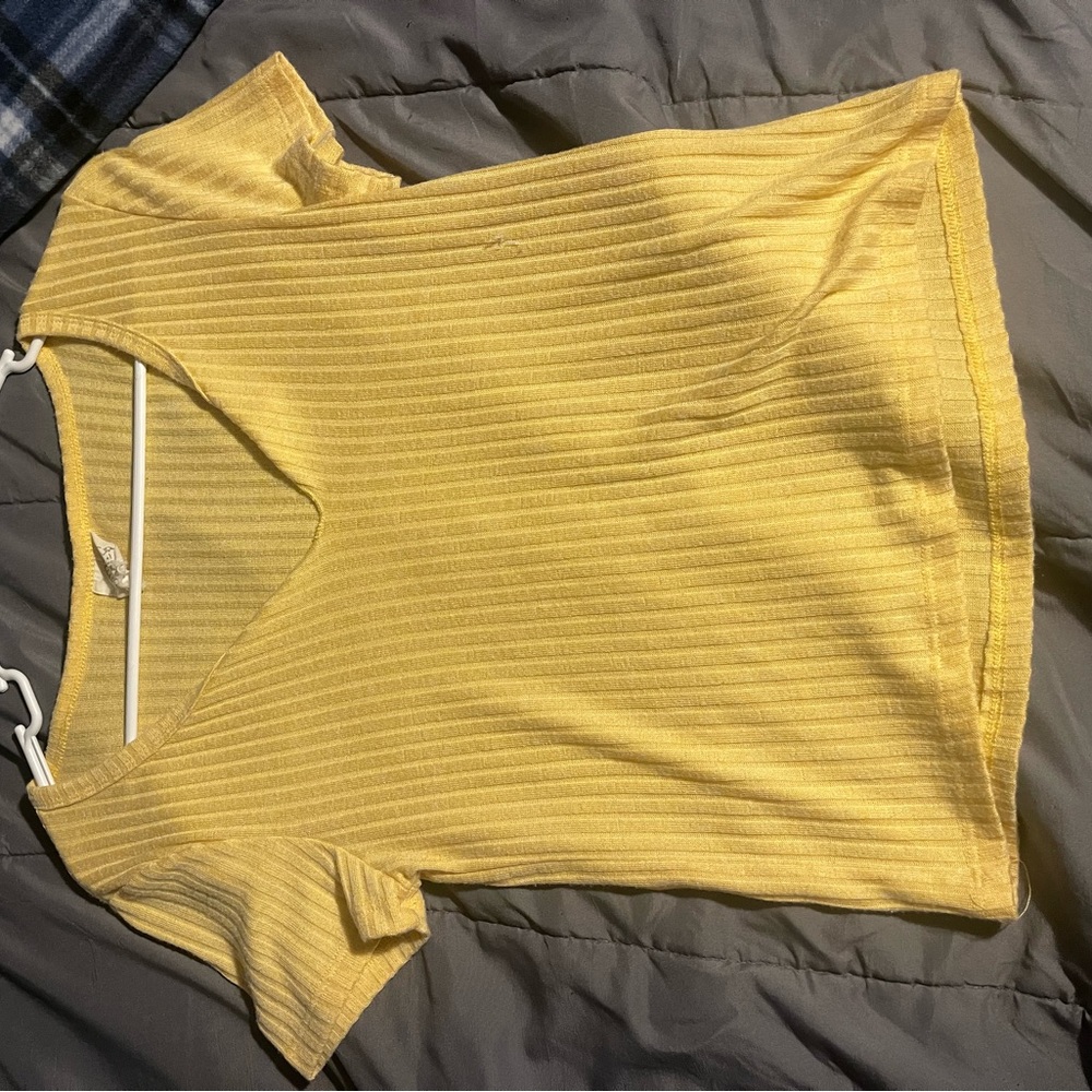 yellow tee